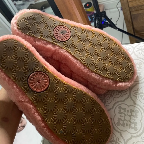 Ugg slides - Picture 2 of 2